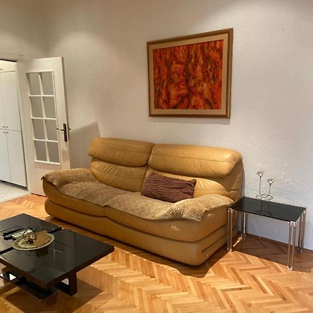 Right In The Heart Of Podgorica! Apartman Kültér fotó